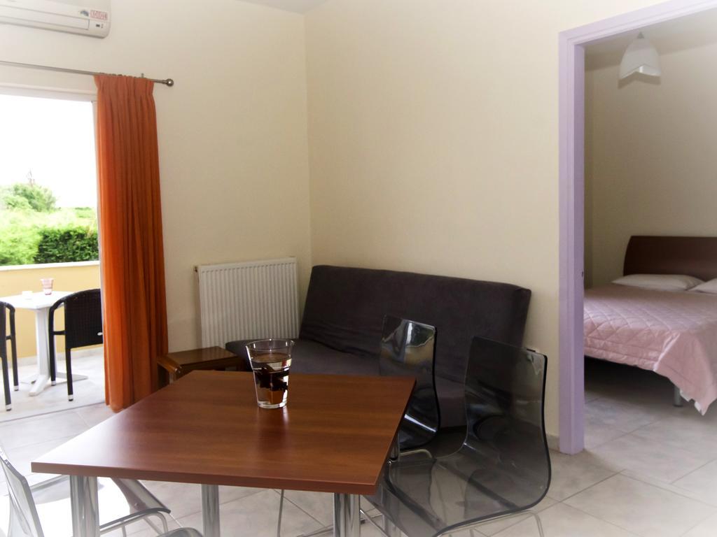 Voula Apartments Mýtikas Quarto foto